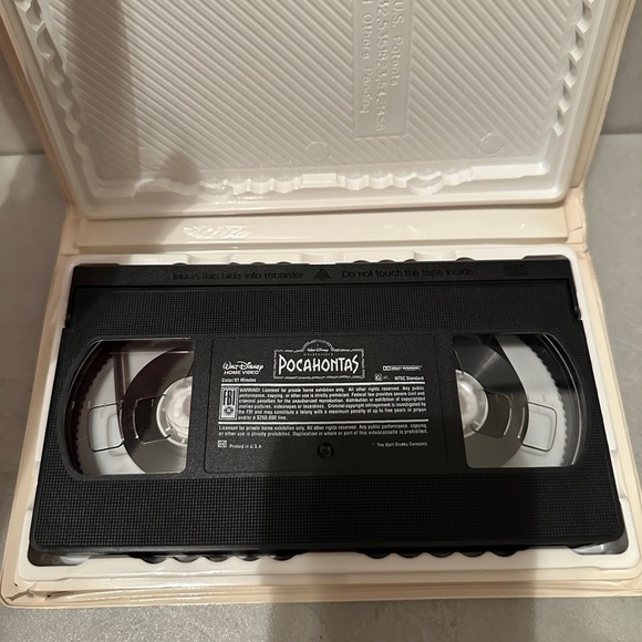 Disney Pocahontas 1996 Masterpiece Collection Edition VHS Pre Owned - Picture 3 of 3